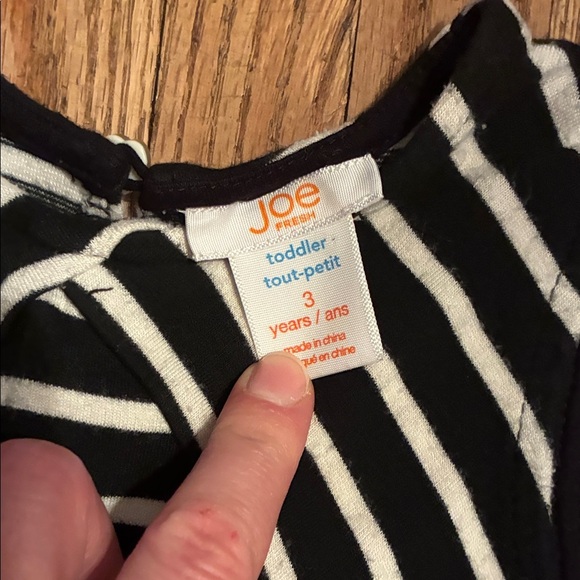 Assorted Kids Casual Clothes. 3 dresses, 1 romper, 1 legging and one tee - Picture 7 of 13